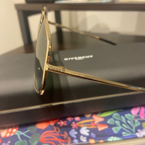 Givenchy 7193/S Aviator Sunglasses green shades main image 4